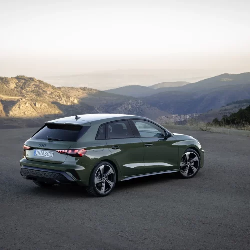 Audi-A3-Sportback-2024-arriere