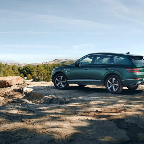 genesis-kr-overview-gv80-exterior-gallery-image-07-desktop-1920x1080-en