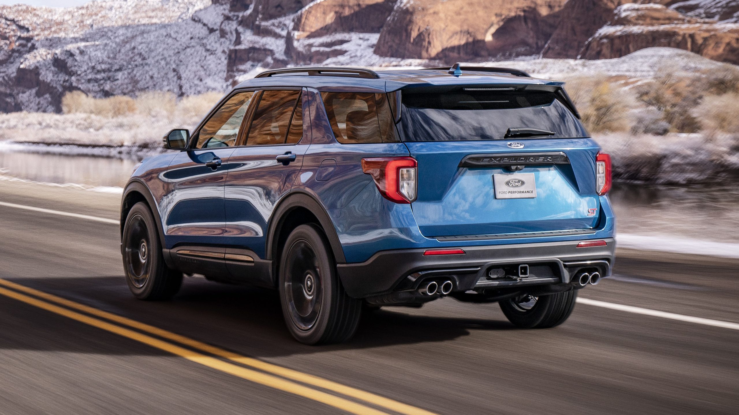 Engineered by the Ford Performance team, Explorer ST uses a specially tuned 3.0-liter EcoBoost® engine projected to achieve 400 horsepower and 415 lb.-ft. of torque. A top speed target for track drivers stands at 143 mph.