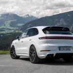 porsche-cayenne-e-hybrid-2023-review-foto19