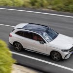 Mercedes-Benz GLC SUV Plug-in-Hybrid; Exterieur: AMG Line, MANUFAKTUR diamantweiß bright; Interieur: AMG Line, Leder zweifarbig powerrot/schwarz // Mercedes-Benz GLC SUV plug-in hybrid; exterior: AMG line, MANUFAKTUR diamond white bright; interior: AMG line, leather two-tone power red/black