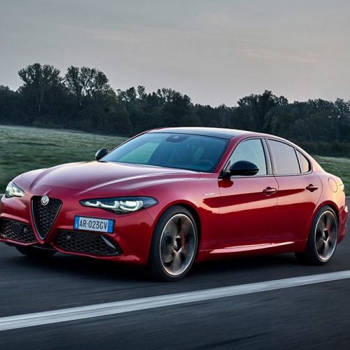 2023-alfa-romeo-giulia-1