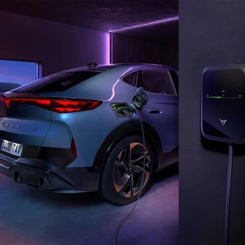 cupra-tavascan-vz-trim-tavascan-blue-colour-charging