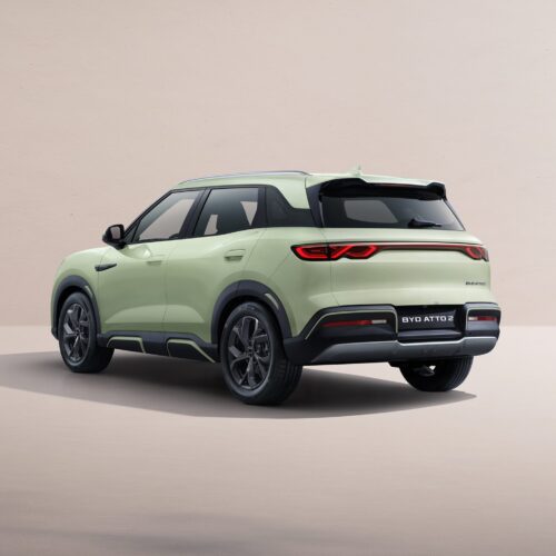 08、ATTO2_LHD_Green_Exterior_Left-Rear-45°_download_JPG-3000px-scaled (1)